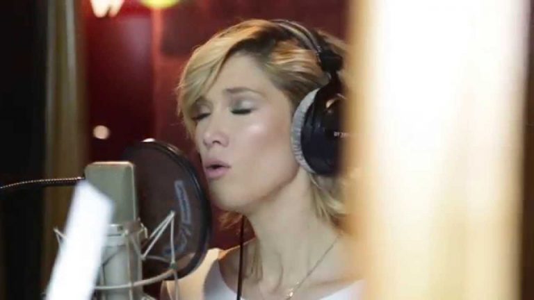 Delta Goodrem & Gurrumul – Silent Night